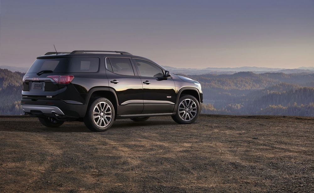 GMC The 2017 GMC Acadia is powered by a 3.6-liter V-6 engine that makes 310 horsepower and 271 pound-feet of torque and is reported to go from zero to 60 miles per hour in 6.6 seconds.